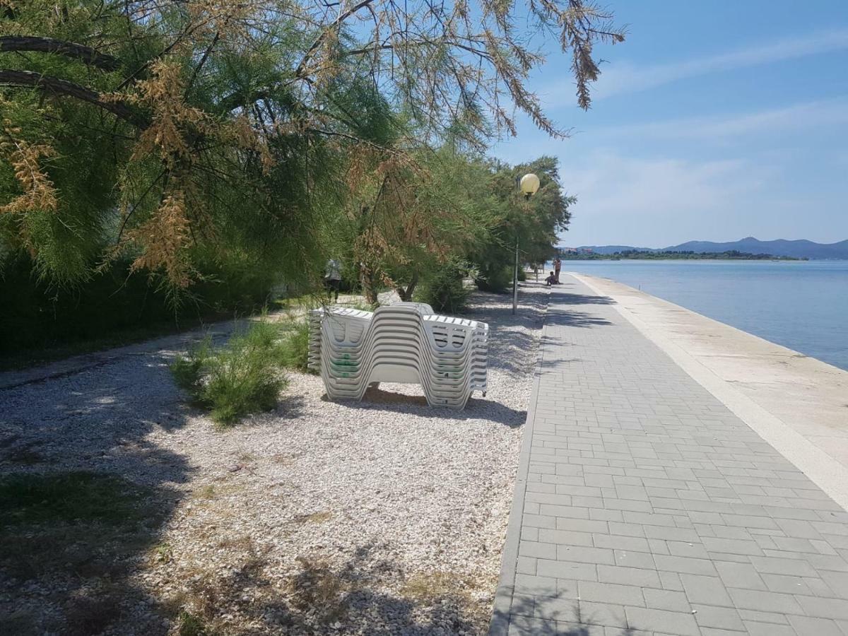 Apartment Paula With Private Jacuzzi And Parking- Near The Beach Zadar Exterior foto